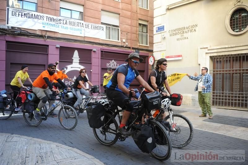 Protesta en bicicleta contra el fracking