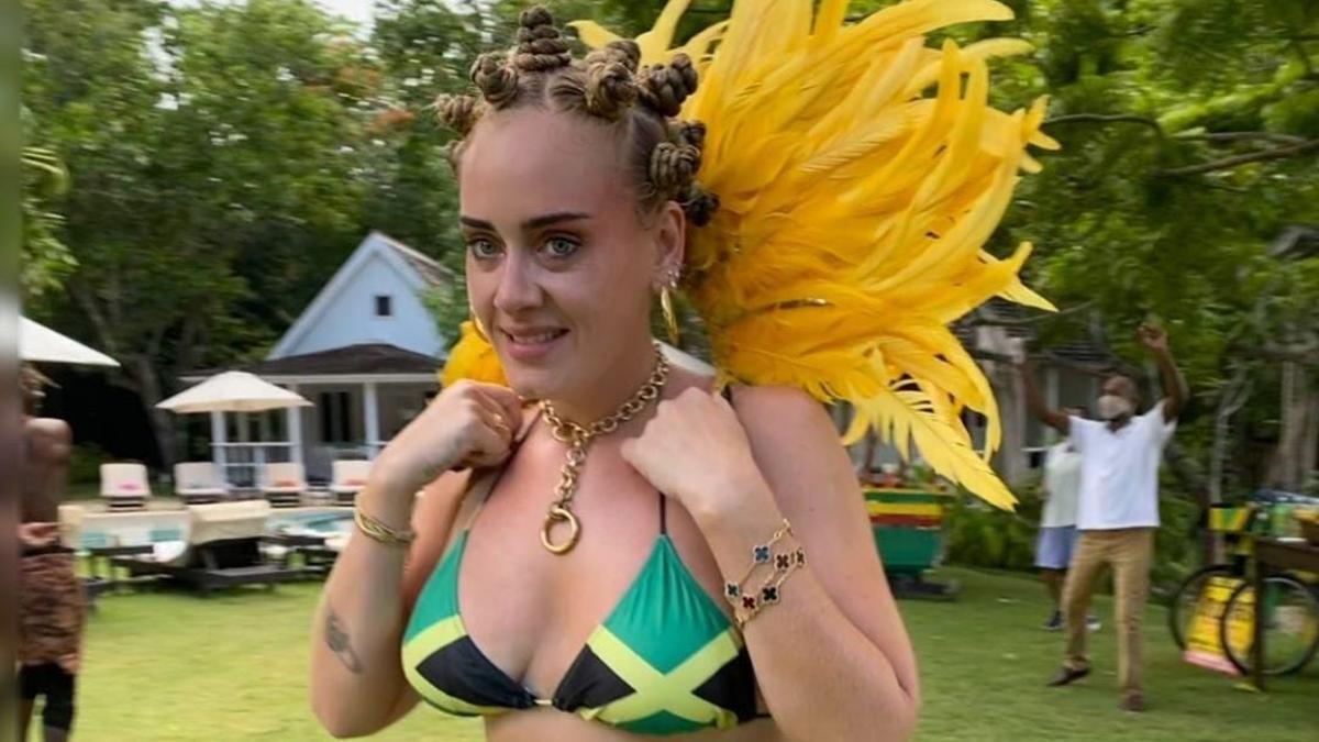 Adele revoluciona las redes con este posado en bikini para celebrar el Carnaval de Notting Hill