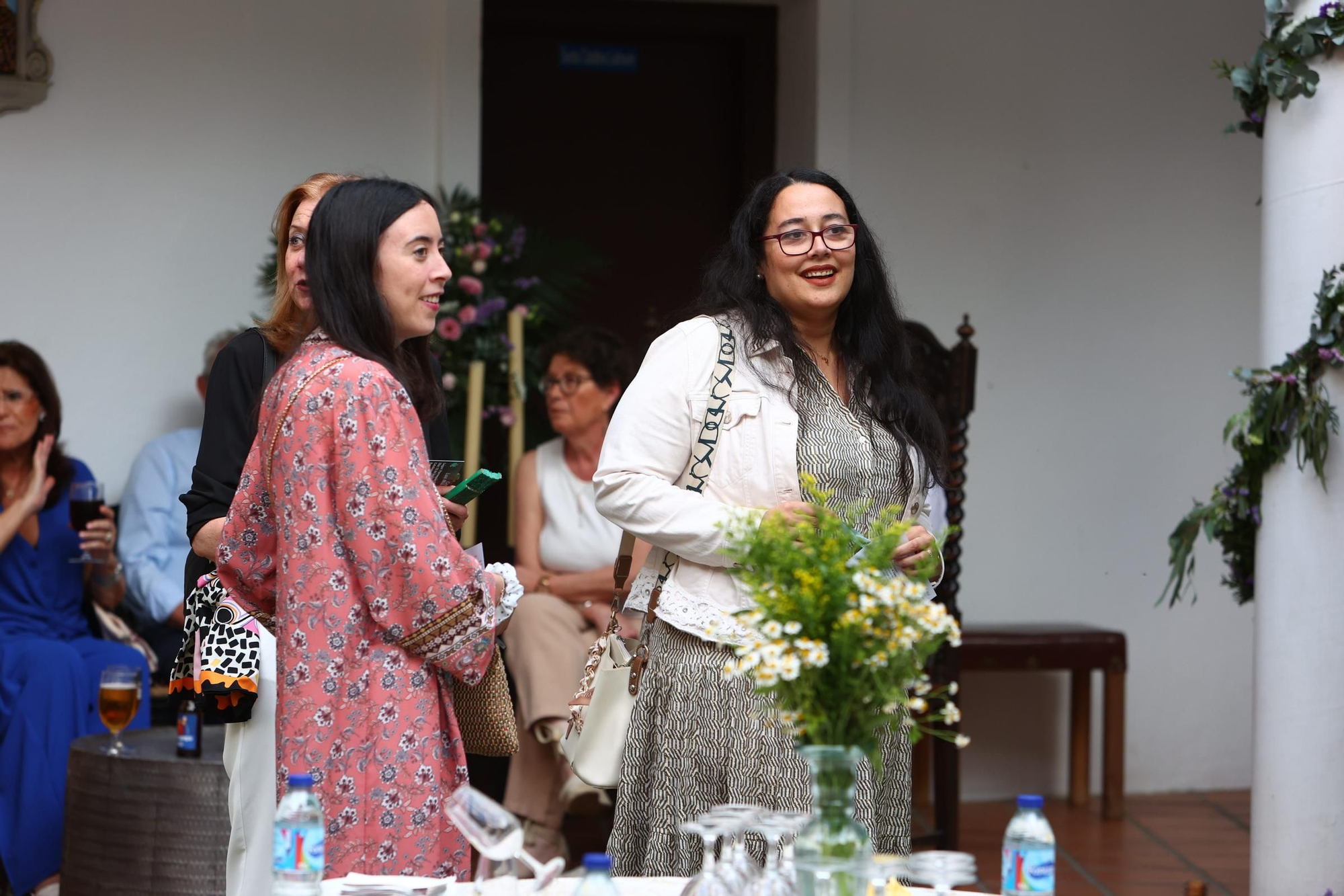 La cena benéfica 'Las mil y una historias' reúne a más de cien personas
