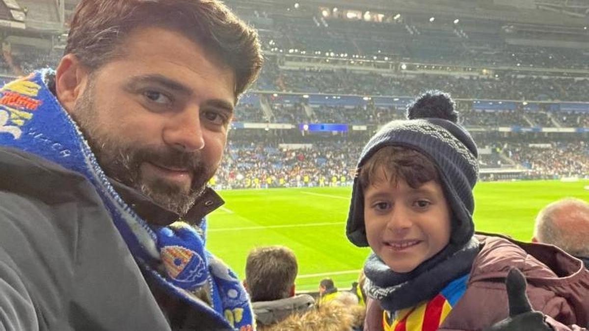 David y Diego viendo el partido en el Bernabéu