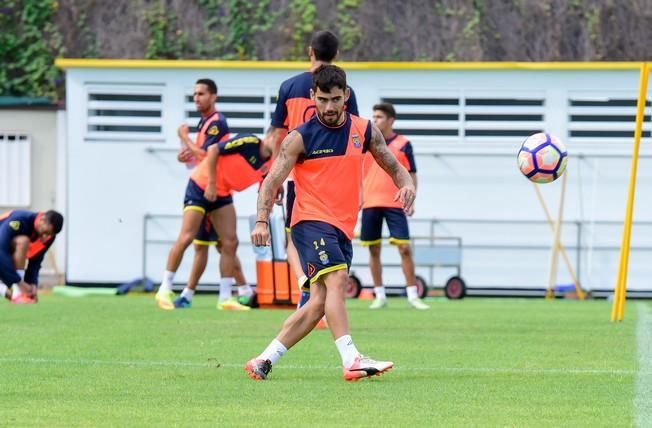 Entrenamiento UD Las Palmas en Barranco Seco ...