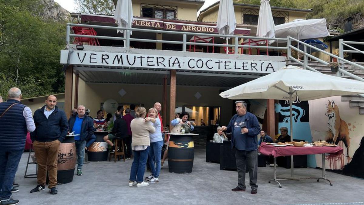 Vermutería y coctelería «La Riega de Anzó»