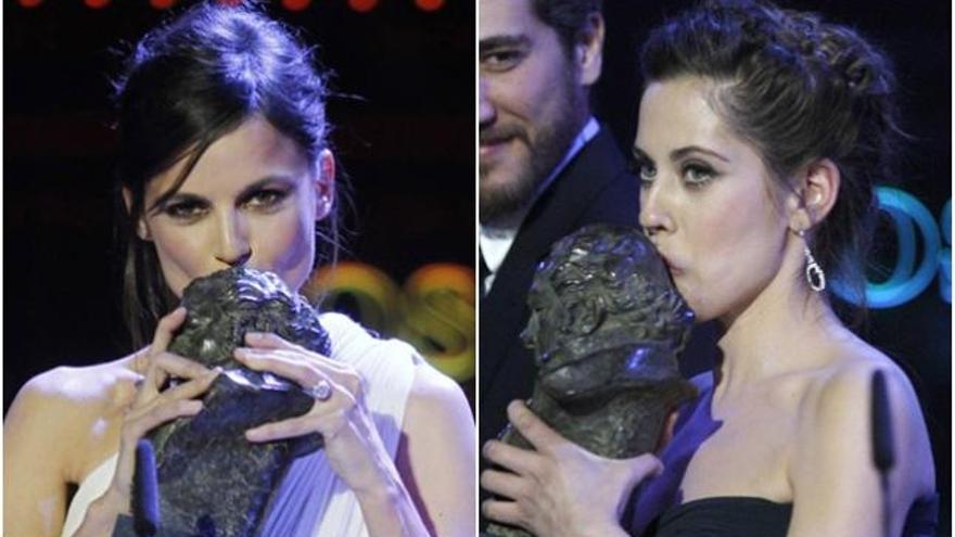 Elena Anaya y María León con su Goya.