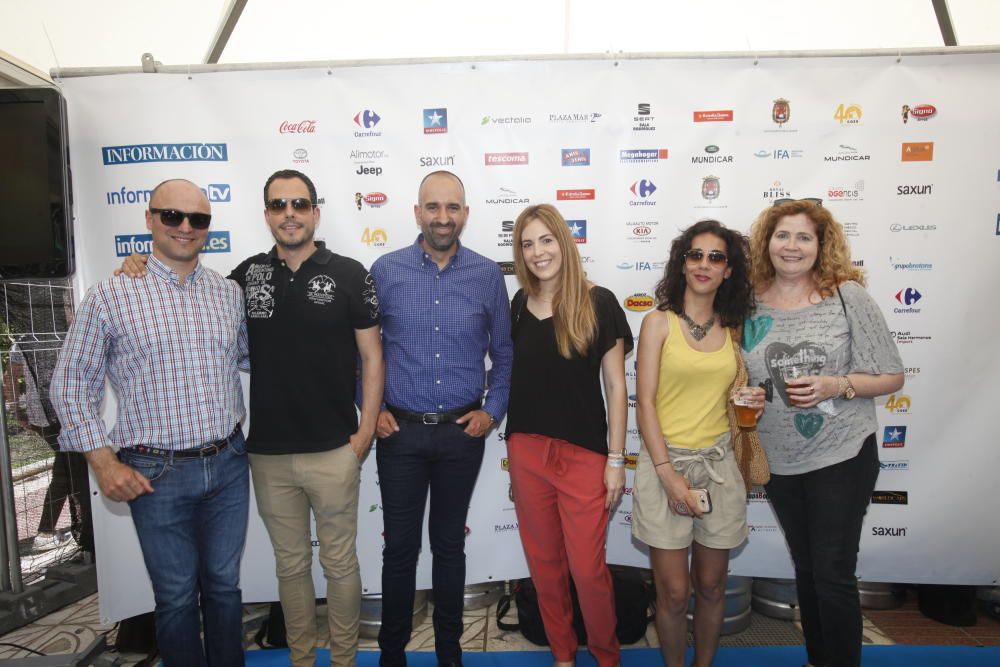 El director comercial de INFORMACIONTV, Gregorio Sánchez, el médico Óscar Torregrosa, el director de la televisión Adrián Ivorra, la ginecóloga María Vizcaíno y las administrativas Alba Martínez y Carmen Muñoz.