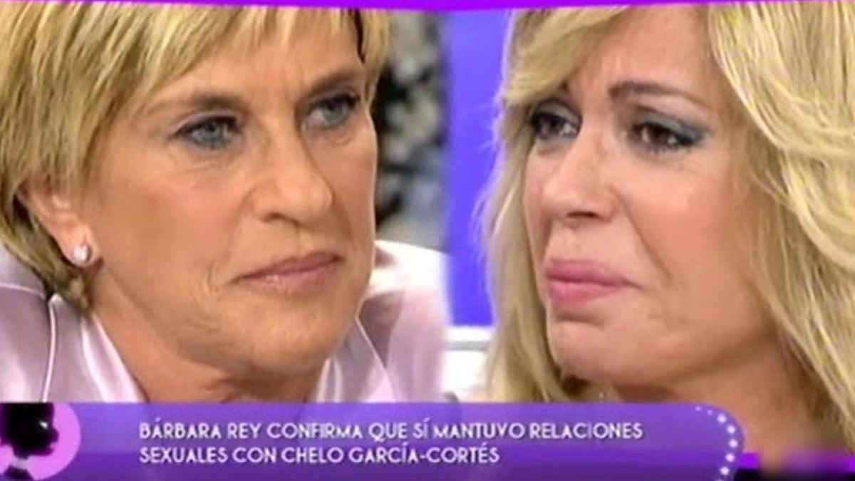 Bomba: Bárbara Rey i Chelo García Cortés tornen a tenir una nit d’amor Bomba: Bárbara Rey i Chelo García Cortés tornen a tenir una nit d’amor