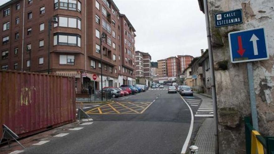 La calle Estebanina de Las Vegas, en Corvera, donde se produjo el primero de los asaltos