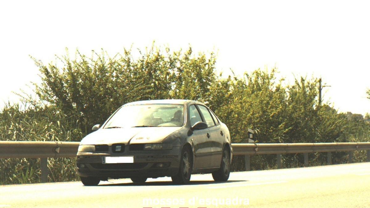 Uno de los dos coches captados circulando a más de 180 km/hora en Lleida