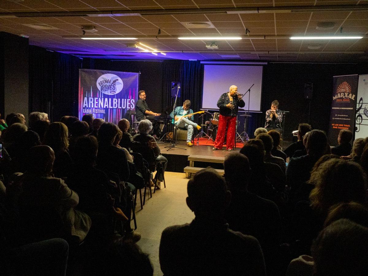 El auditorio del conservatorio se llenó en el concierto de Sheryl Youngblood.