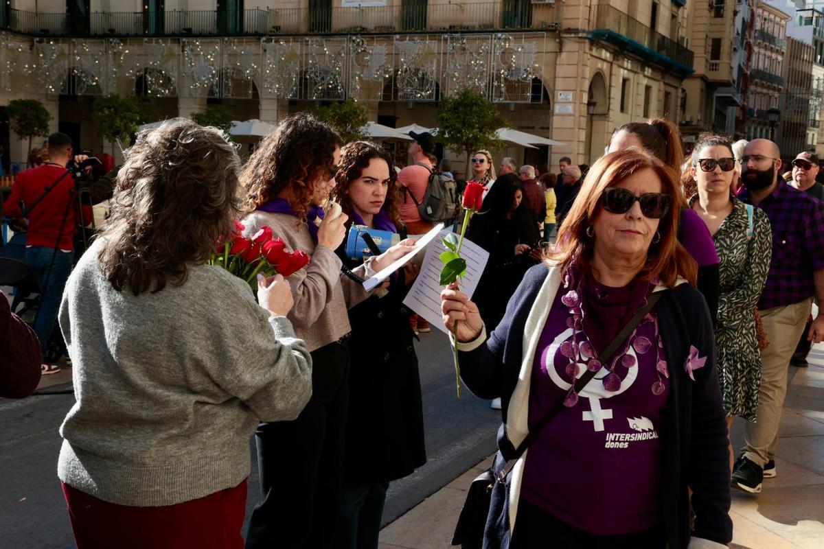 Actos por el 25N en el Ayuntamiento de Alicante