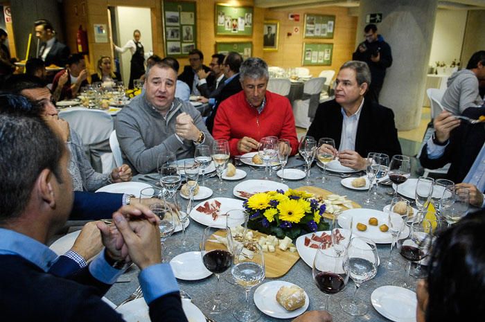 COMIDA DEL PRESIDENTE CON LA PLANTILLA DE LA UD ...