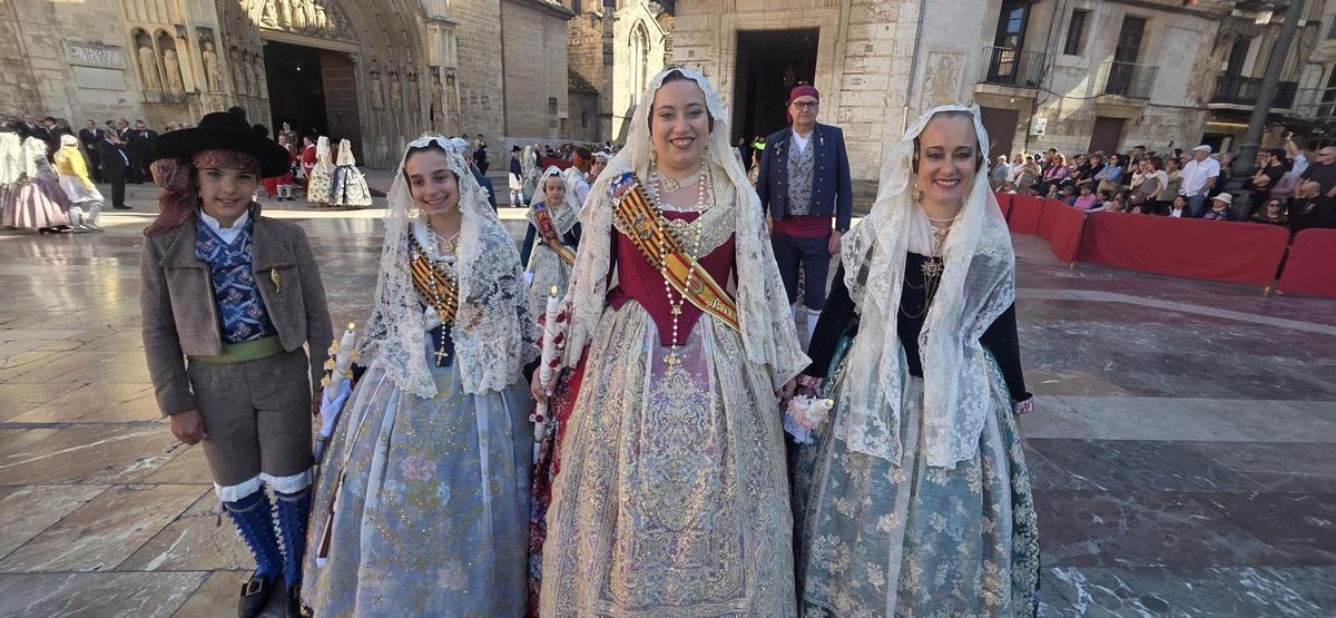 Comisiones de falla en la Procesión de la Virgen (3/7)
