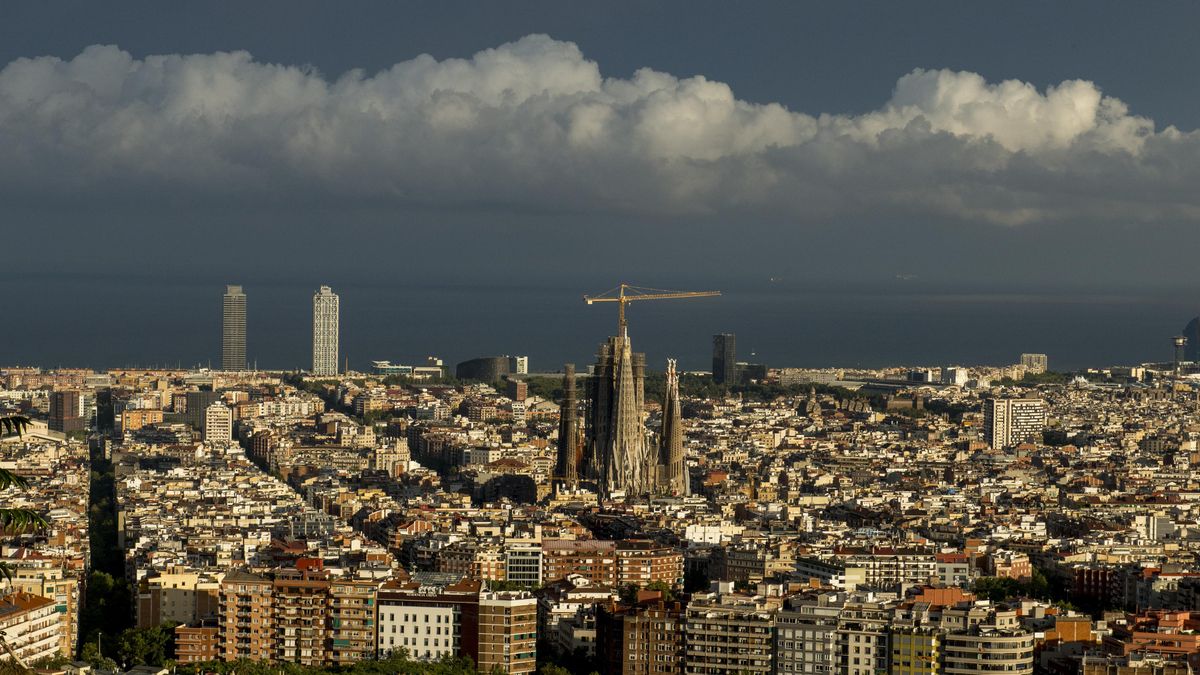 Panorámica de Barcelona, con la Sagrada Família en el centro.