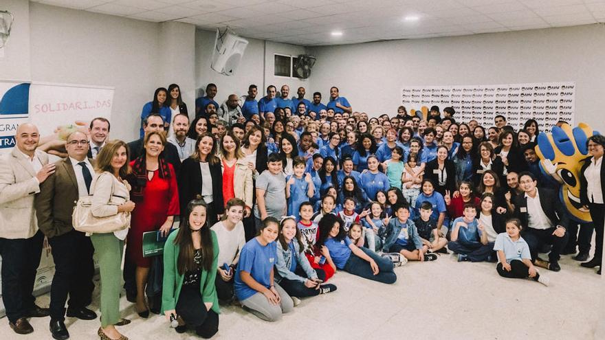 Foto de familia de los voluntarios de INPAVI Málaga.