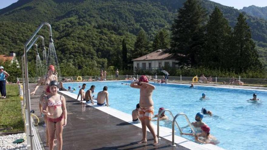 Las piscinas de Campo de Caso, en julio del año pasado.