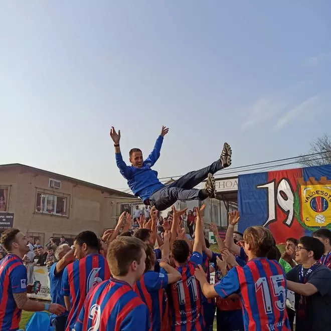 El Valdesoto vuelve a Tercera División: "Fue una gran sorpresa, habíamos hecho un equipo para mantenernos"