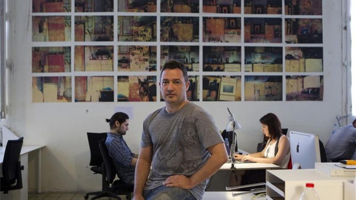 Sergio Campano, fundador de la web Workea, en su oficina.