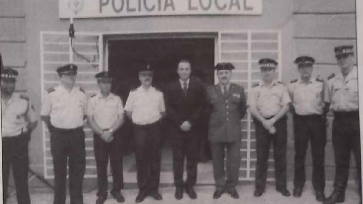 Inauguración de la Comisaría de la Policía Local de Añaza, el 2 de abril de 1998.