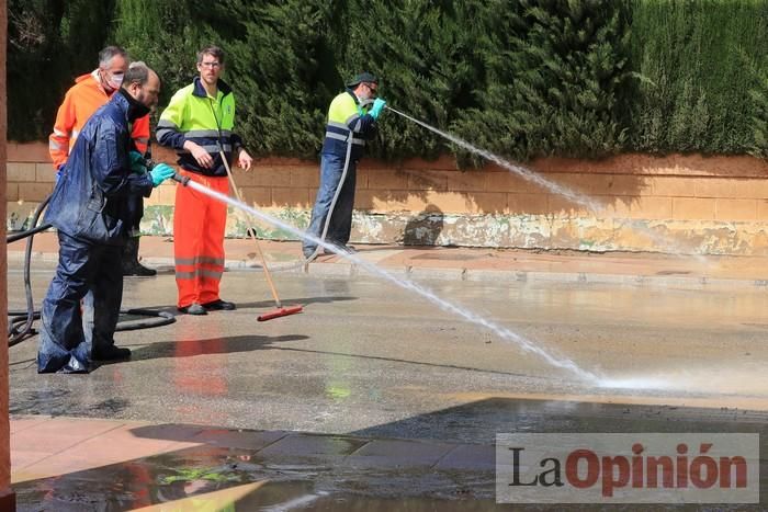 Limpian Los Alcázares tras las fuertes lluvias de los últimos días