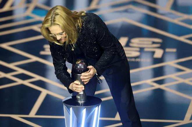 Gala Premios The Best FIFA 2023. Las mejores imágenes de los ganadores. Mejor entrenadora Sarina Wiegman