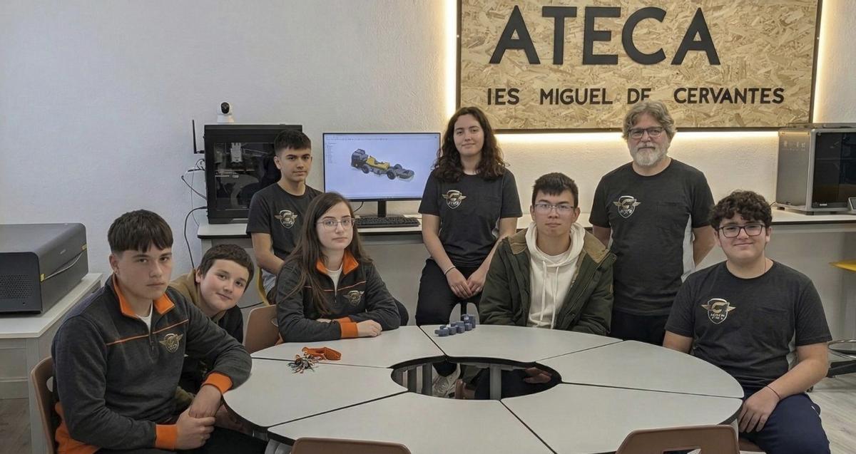 Equipo participante en la competición del IES Miguel de Cervantes de Lucena.