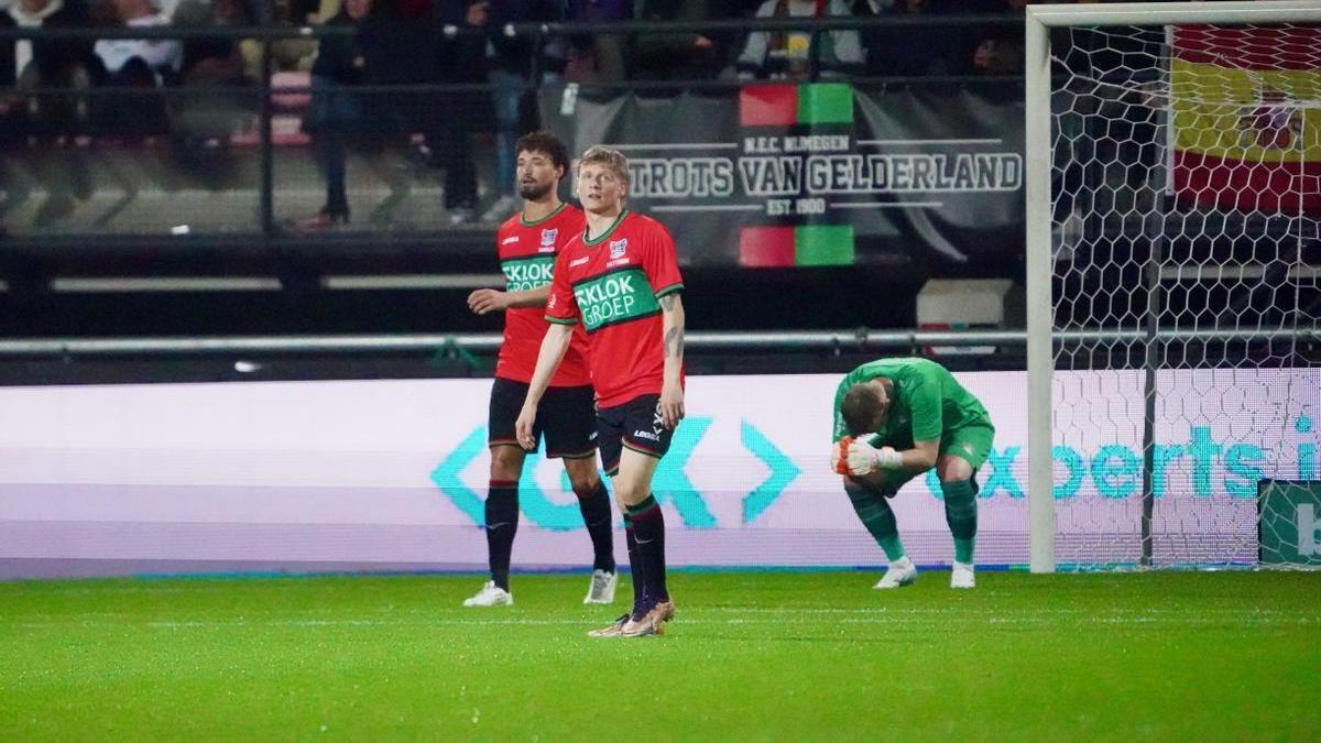 Jasper Cillessen se lamenta tras su fallo contra el Heevereen.