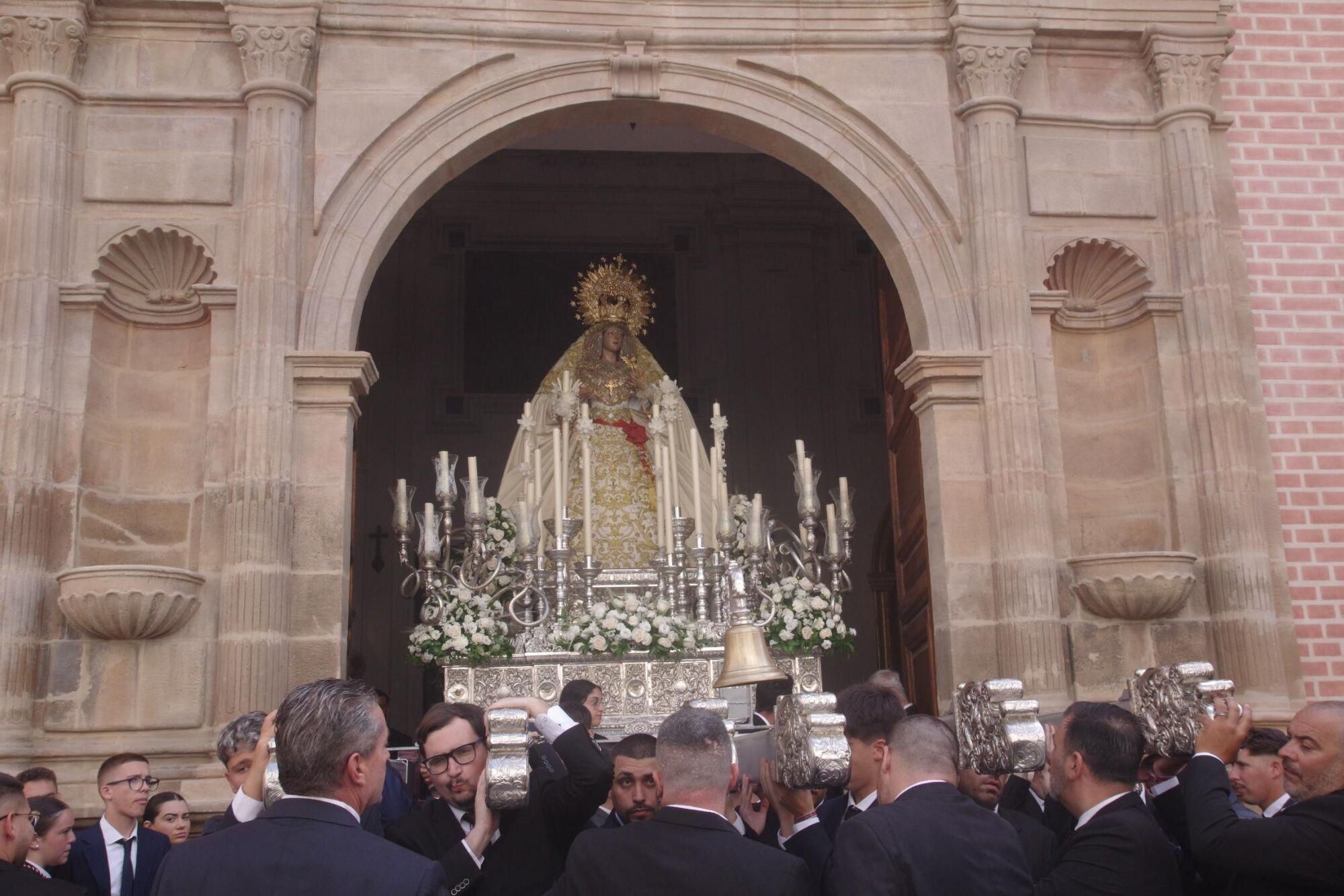 La Virgen del Sagrario, de la hermandad de Verdad y Sagrario (Carranque) sale de San Julián para el traslado al altar de la Agrupación de Cofradías, que presidirá con motivo de la festividad del Corpus en Málaga