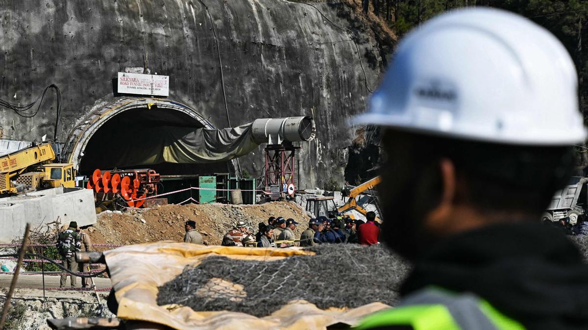 La operación de rescate de los obreros atrapados en un túnel en la India entra en "fase final"