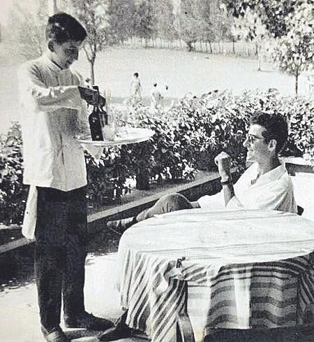 Fent de cambrer el 1963 al xalet de Golf de Puigcerdà