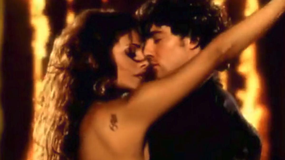 Mónica Cruz y David Bisbal en el vídeo de 'Lloraré las penas'