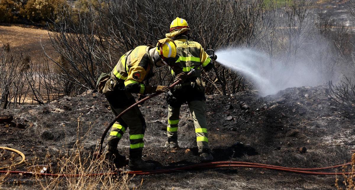 En imágenes | Así trabaja el operativo de extinción en el quinto día de incendio en las Cinco Villas