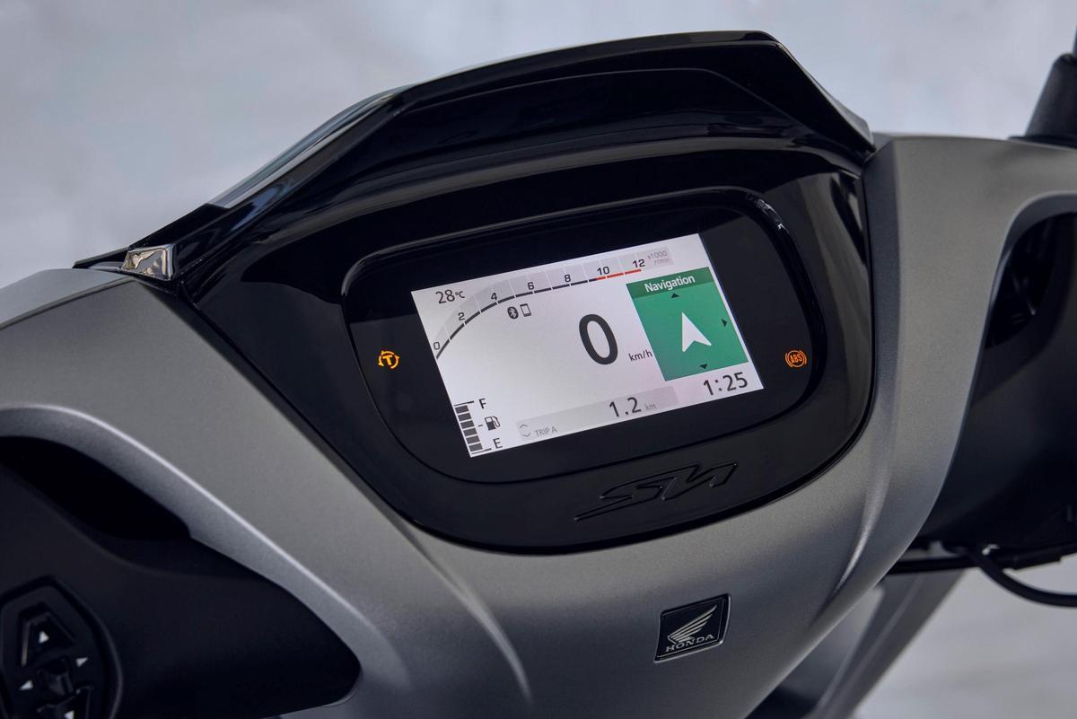 La gran novedad está en la nueva pantalla TFT de 4,2 pulgadas