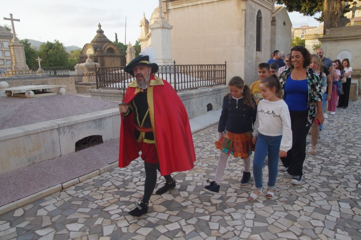 Noche en Blanco: los cuatro elementos en el Cementerio de San Miguel