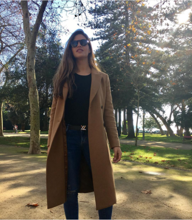 Los mejores looks de Sara Carbonero: con abrigo masculino y cinturón logo