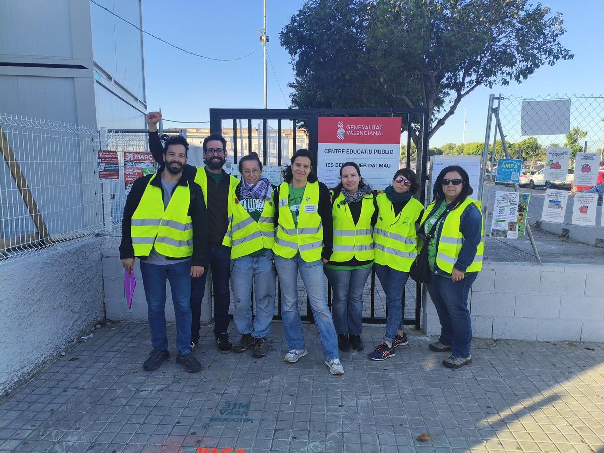Profesorados del IES Berenguer Dalmau e Catarroja en huelga.