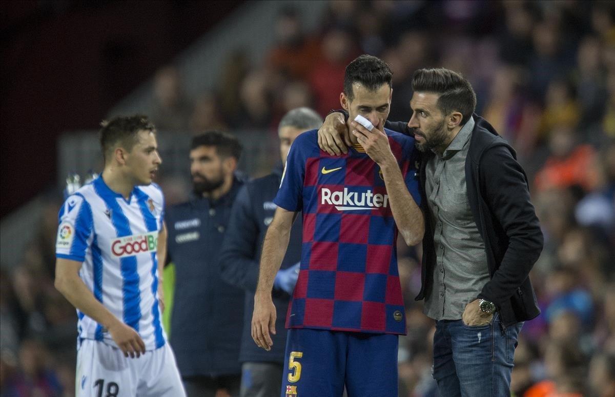 Sarabia acurruca y aconseja a Busquets