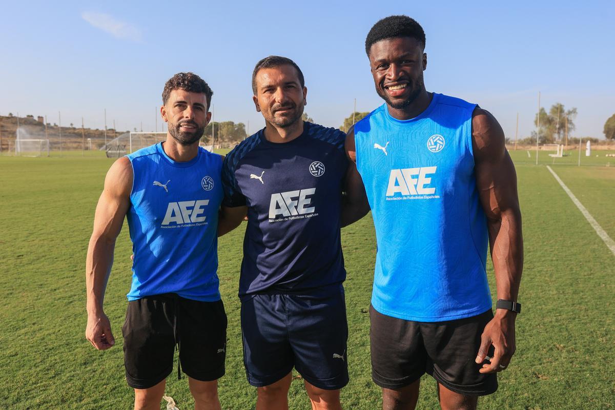 Rodri Ríos, Óscar de Paula y Sekou Gassama, durante la 41ª edición de las Sesiones AFE.