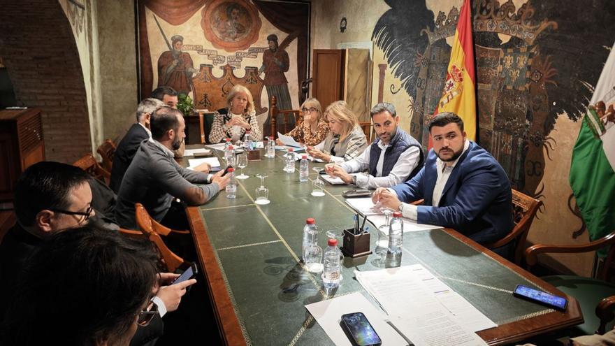 Concejales del Ejecutivo municipal, ayer, reunidos en Junta de Gobierno Local. | L.O.