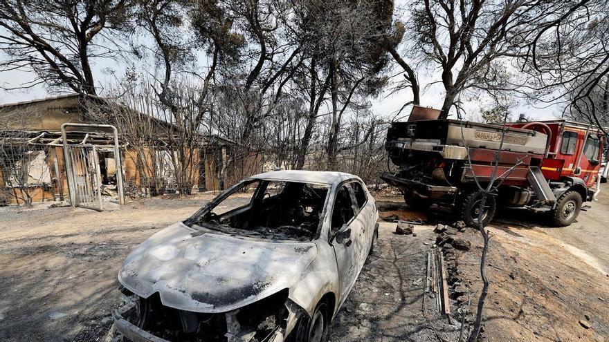 "La situación es catastrófica": Francia, desbordada por tres megaincendios que obligan a evacuar a 110.000 personas