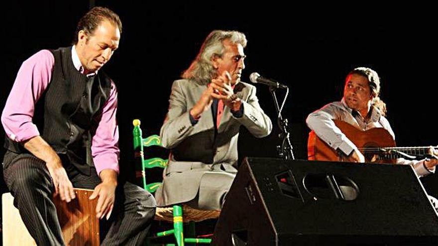 Desde la izquierda, José Rubichi, Capullo y Manuel Jero en el Festival Flamenco de Zamora.