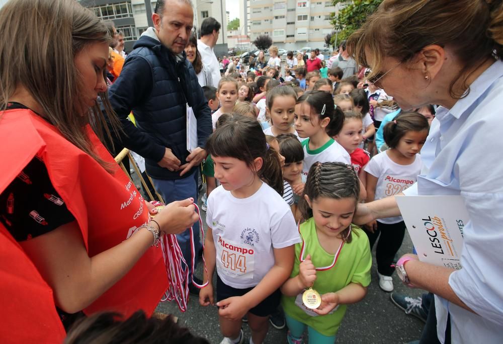 Cientos de niños y niñas participaron hoy en el Maratón Infantil Interescolar que se ha celebrado en el entorno de la gasolinera de Coia esta mañana