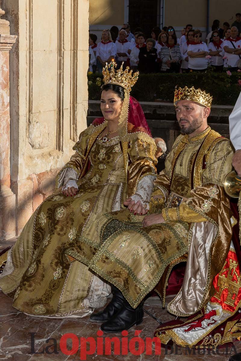 Bandeja de flores y ritual de la bendición del vino en las Fiestas de Caravaca