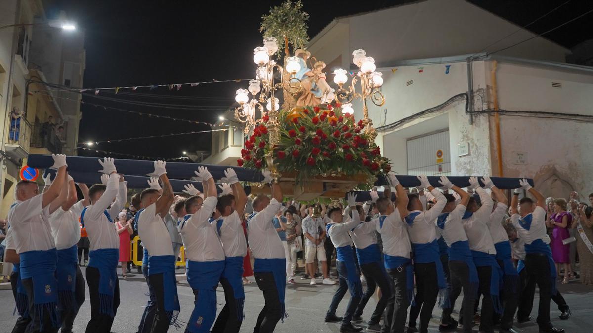 Una imagen de la procesión del año pasado en las fiestas patronales de Barx