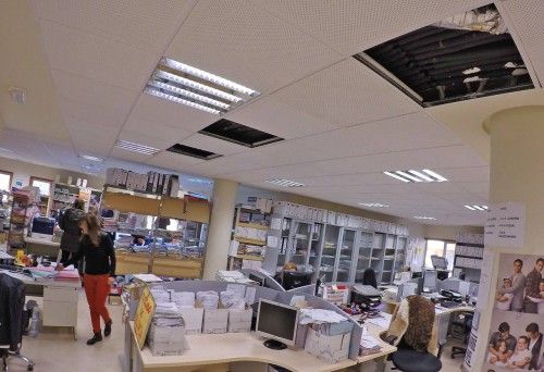 Indignación judicial al caer estanterías de legajos por falta de espacio y medios en Torrevieja