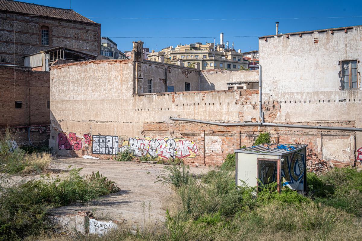Solar junto a la Fàbrica del Sucre de Glòries, pendiente de urbanizar