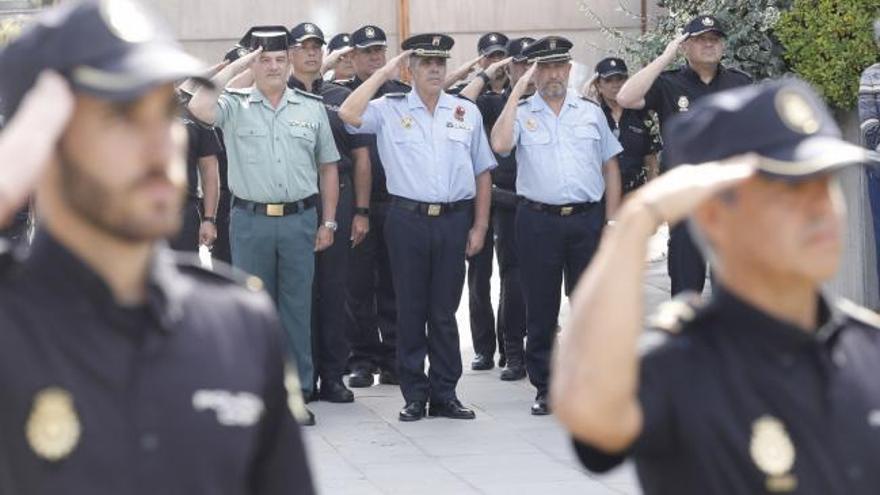 Así fue el emotivo homenaje de la Policía Nacional a los agentes fallecidos este año