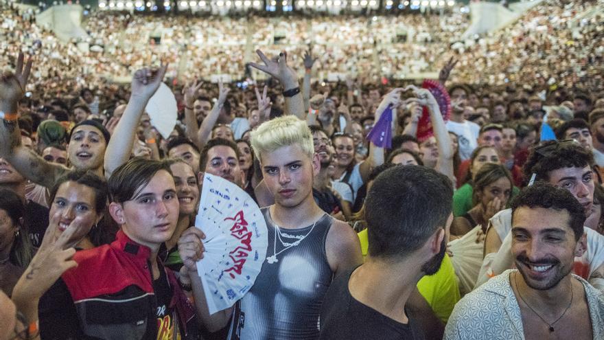 Barcelona diviniza a la Rosalía en su concierto en el Sant Jordi