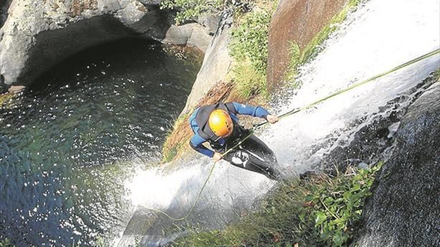 Los Papúos acoge la primera jornada de rescate en barrancos