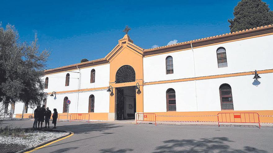 Rehabilitan 23 bloques de nichos, fachada y muro del cementerio viejo de Castelló