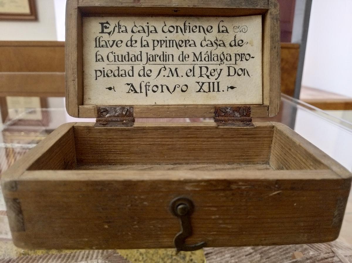 La caja que guardaba la llave de la casa de Ciudad para Alfonso XIII, vivienda que regaló a su vez a la viuda del teniente Justo Sierra.