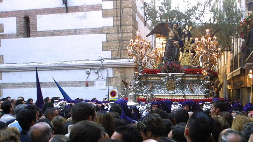 El Huerto, saliendo del añejo tinglao de la plaza de Los Mártires.